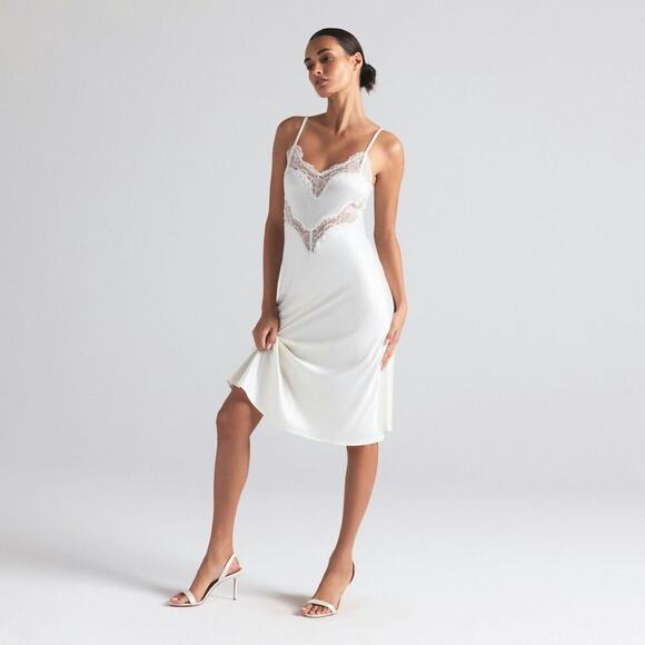 SKIMS Women’s Ivory Woven Shine LACE MIDI SLIP DRESS | NEW/NWT!! - Picture 1 of 12